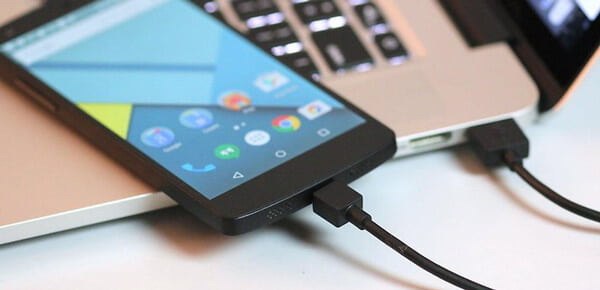 Sikkerhetskopier bilder Android med USB-kabel